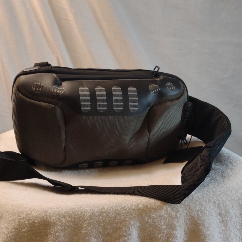 NWT OZUKO Army Green/Grey Tactical Sling Bag w/ Adjustable Strap | Lockable